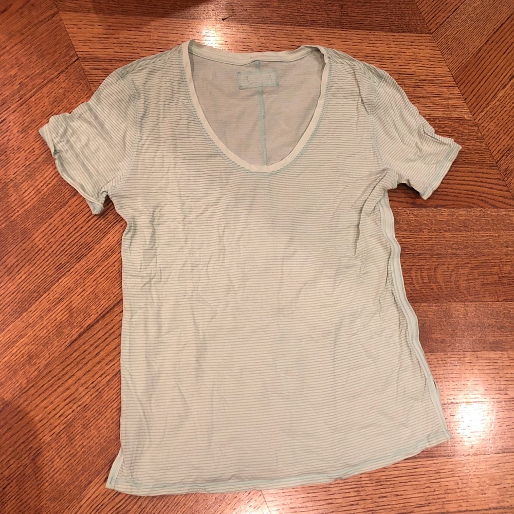 LULULEMON WORKOUT SHIRT